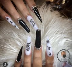 Unghie Sfumate, Up Nails, Milky Nails, Black Acrylic Nails, Amazing Nails, Drip Nails, Grunge Nails, Glow Nails