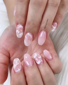 Japanese Nail Art Simple, Pastel Ombre Nails, Heavenly Clouds, Cloud Nails, Pastel Nails Designs, Lilac Nails, Hippie Nails, Finger Nail Art, Edgy Nails