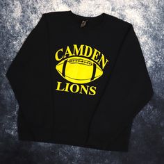 "Condition: - Great Signs of wear: - N/A Size: - Tag states Medium but fit is like a Large Measurements: Length - 26\" Pit to Pit - 23\" Shoulder to cuff - 23\"" Black School Spirit Sweatshirt With Crew Neck, Black Team Spirit Sweatshirt With Relaxed Fit, Black Crewneck Sweatshirt For Game Day, Black School Spirit Sweatshirt For Sports, Collegiate Black Crew Top, Black Crew Sweatshirt With Team Spirit, Collegiate Black Crew Neck Top, Black Collegiate Crew Top, Black Crew Sweatshirt For Team Spirit