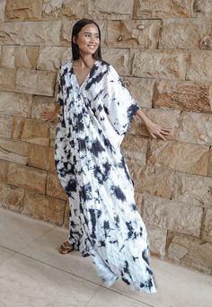 White Kaftan for Women Beach Coverup Tie Dye Summer Dress Boho - Etsy Casual Sun Dress, Festival Fashion Outfit, Summer Dress Boho, Boho Festival Outfit, White Kaftan, Eras Tour Outfit Ideas, Festival Outfit Ideas, Sun Dress Casual