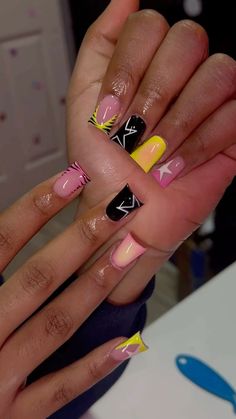 Shortie Freestyle Nails, Short Inspo Nails, Short Nail With Design, Short Acrylic Nails Ideas Square, Short Nail Sets Black Women, Back To School Nail Ideas For Teens, Colorful Nail Designs Acrylics, Short Nail Ideas Black Women, Short Nail Sets Acrylic