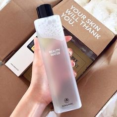 It can be used as a pre-cleansing or pre-makeup step, a toner (that mildly hydrates and exfoliates), or a midday refresher. The possibilities!Get it from Soko Glam for $30. Koleksi Makeup, Soko Glam, Beauty Entrepreneur, Beauty Water, Street Style Photography, Irish Cream, Cleanser And Toner, Face Scrub