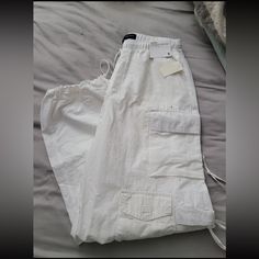 Brand New With Tags Aeropostale Parachute Cargo Pants, Baggy, White Size Small White Summer Cargo Pants With Pockets, White Cargo Pants With Side Pockets For Spring, Casual High Waist White Cargo Pants, White Utility Parachute Pants For Spring, White Utility Bottoms For Summer, White Casual Cargo Style Bottoms, Casual White Cargo Pants For Spring, White Cotton Utility Bottoms, White Cargo Style Parachute Pants For Summer