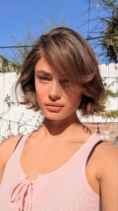 Top 50 Short Bob Hairstyles for Women in 2024 (Detailed Gallery + Video) | 50 Stunning Short Bob Hairstyles for Women Trending in 2024 | Aesthetic Women's Hairstyles & Haircut Inspo Taylor Hill Hair, Latest Short Hairstyles, Taylor Hill, Hair And Beauty, Long Hairstyles, Short Bob Hairstyles, Aesthetic Hair, Hairstyles Haircuts