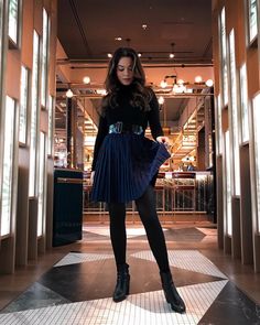 Snapshot from my outfit for today‘s lunch with Elf Cosmetics at Juliet Rose Bar, Hilton Hotel Munich. ☕️ I‘m in love with this dark blue / navy pleated skirt that I combined with a black turtle neck, black ankle boots, black tights and a big black lacquered belt. #pleatedskirt #turtleneck #fashionblogger #fashionoutfits #wavyhair #beachwaves #caramelbalayage #balayagehair #balayagehighlights Outfit For Today, Navy Pleated Skirt, Juliet Rose, Rose Bar, Black Turtle Neck, Caramel Balayage, Elf Cosmetics, Ankle Boots Black, Hilton Hotel