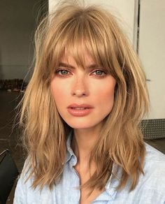 FinallyThis vintage fringe bangs look is having a moment—and it looks good on everyone. Bob Lung, Cool Short Hairstyles, Hair Haircuts, Fringe Hairstyles, Shag Haircut, Long Hair With Bangs, Hair Stuff, Haircuts With Bangs, Long Bob