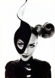 Thierry Mugler circa.1990 Jean Paul Goude, Philip Treacy, David Sims, Mario Testino, Richard Avedon, Thierry Mugler, Foto Art, Black Mask, Look Vintage