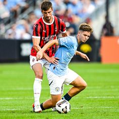 Milan and Man City both changed from their home kits at halftime to wear their new away and third kits, respectively, for the first time 👕 Home Kits, First Time