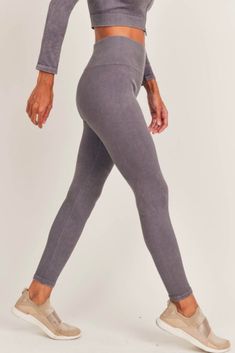 Constructed using seamless technology, these high waist leggings have an all-over ribbed texture, except around the knees. The result is a sleek and flattering silhouette. Mineral-wash. Seamless technology. Tummy control. Moisture-wicking. Four-way stretch. 92% polyamide, 8% elastane. High Waist Leggings, Ribbed Texture, High Waisted Leggings, Online Purchase, Clothing Items, Moisture Wicking, High Waist, Sleek, High Waisted