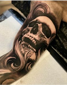 Epic Tattoo Ideas, Cool Skull Tattoos, Skull Tattoos For Men, Bicep Tattoos, Popular Tattoo Designs, Epic Tattoo, Bicep Tattoo, Skull Tattoos, Tattoo On