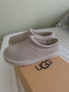 Cute Shoes For School, Trendy Shoes Sneakers, Fresh Shoes, Cute Nike Shoes, Ugg Slippers, Hype Shoes