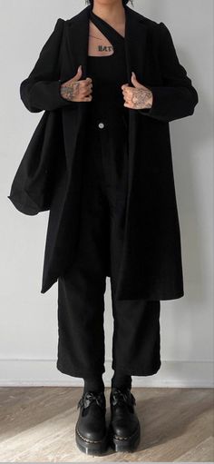 Trousers On Plus Size, Cute Professional Outfits Winter, All Black Outfit Nonbinary, Bad Omens Outfit, Modern Goth Style, Soft Dramatic Goth, Corprate Goth Outfit, Fancy Alternative Outfits, Minimalist Alternative Fashion