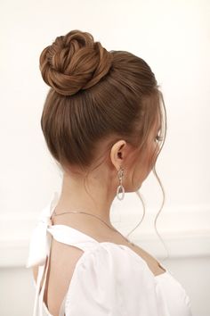 Stylish Updos, Cute Bun Hairstyles, Bun With Curls, Chignon Hair, Long Hairstyle, Trendy Hairstyle