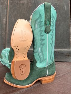 Finding a cowgirl boot is easy. Finding a quality, handcrafted boot at a reasonable price is tough. R. Watson boots is bringing back old-world craftsmanship, the genuine article, one pair at a time. R. Watson presents these narrow square toe beautiful roughout boots in teal (with a mint cowhide shaft. These boots have the R. Watson comfort system, all leather stacked cowboy heel, counters, solid steel shank, and are 13″ total in height. Note: R. Watson calls this teal - if we were naming this co R Watson Boots, Roughout Boots, Square Toe Cowgirl Boots, Western Chic Fashion, Cowgirl Boots Square Toed, Western Boots Outfit, Cute Cowgirl Boots, Girl Cowboy Boots, Cowboy Shoes