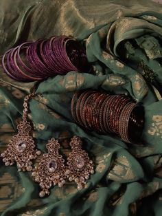 Indian Jewelry Aesthetic Photography, Indian Jewelry Aesthetic, India Aesthetic, South Asian Aesthetic, Desi Vibes, Desi Aesthetics, Desi Love, Romantic Academia, Desi Humor