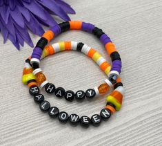 Fall Themed Clay Bead Bracelets, Halloween Heishi Bracelet Ideas, Back To School Clay Bead Bracelets, Autumn Clay Bead Bracelet, Clay Beads Halloween, Halloween Heishi Bracelet, Holiday Clay Bead Bracelets, Halloween Clay Bracelets, Thanksgiving Clay Bead Bracelets