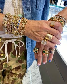 Not my pic ! Lori Hirshleifer, Hip Jewelry, Gold Jewelry Prom, Chunky Gold Jewelry, Real Gold Jewelry, Best Jewelry