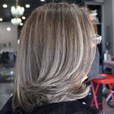 Transitioning to Gray Hair 101, NEW Ways to Go Gray in 2022 - Hadviser Grey Highlights On Brown Hair, Gray With Highlights, Grey Brown Hair, Grey Blending, Gray Highlights, Grey Hair Color Silver