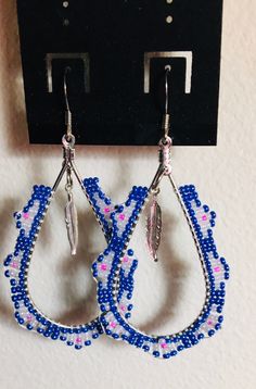 Beaded earrings Beautiful Beaded Earring, Earrings Patterns, Earrings Purple, Beaded Hoop Earrings, Beaded Hoops, Beaded Dangle Earrings, Beaded Dangles, Gorgeous Earrings, Pink And White