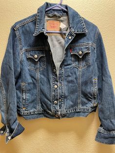 Women's Levi jacket. Fits like a medium Levi Jacket, Jacket Fits, Levis Jacket, Womens Jackets, Colorado Springs, Springs, Colorado, Art Collection, Bathing Beauties