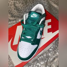 Women's Shoes White/White/ Malachite/Malachite Size W 8.5 / M 7 Style Dh4401-102 Nike Air Max White, Nike High Tops, Nike High, Rare Nikes, 95 Nike, Nike Air Force Ones, Nike Green, Blue Sneakers, Nike Blazer