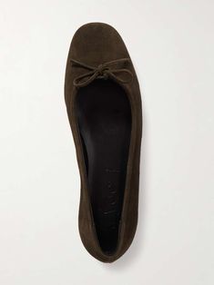 AEYDE Delfina bow-detailed suede ballet flats | NET-A-PORTER Girls Weakness, Brown Ballet Flats, Jeweled Bag, Shopping Wishlist, Capsule Wardrobe Essentials, 21 Birthday, Suede Ballet Flats, Chic Shoes, Suede Flats