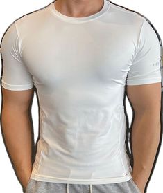 Technical Stretch White T-shirt, White Stretch Technical T-shirt, Functional Stretch White T-shirt, White Fitted Technical T-shirt, Fitted White Technical T-shirt, White Compression Crew Neck Activewear, White Compression Short Sleeve Top, White Fitted Sportswear T-shirt, White Stretch T-shirt For Sports