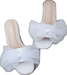 Flat Heel Wedding Shoes For Summer Prom, Summer Wedding Shoes With Flat Heel For Prom, White Sandals For Summer Prom, Chic Flat Heel Wedding Shoes For Summer, Flat Wedding Shoes For Summer Evenings, Summer Evening Flat Wedding Shoes, Chic Summer Wedding Guest Shoes, Summer Wedding Flat Heels, Low Heel Summer Wedding Guest Shoes