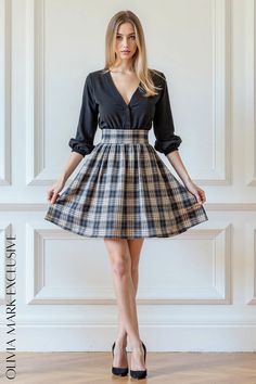 Olivia Mark - Elegant Plaid Skirt with a Flattering High Waist and Fluffy Silhouette Plaid Dresses, Classic Hollywood Glamour, School Skirt, Elegant Mini Dress, Beige Plaid, Black And Beige, Plaid Skirt, Hollywood Glamour, Plaid Skirts