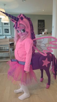 My Little Pony Costume, Trio Halloween Costumes, Funny Pix, Goofy Pictures, Extremely Funny Jokes, Very Funny Pictures, Couple Halloween, Really Funny Joke