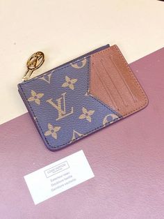 Size: 12cm*8cm*0.8cm It comes with Dust box, Care manual, Tag, and Paper bag. Supreme Bag, Louis Vuitton Collection, Louis Vuitton Fashion, Discover Card, Branded Bags, New Handbags, Vuitton Handbags, Louis Vuitton Handbags, Louis Vuitton Bag