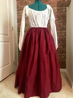 Full renaissance or medieval petticoat skirt by KitschnWitchCo on Etsy https://www.etsy.com/listing/723873454/full-renaissance-or-medieval-petticoat Fitted Full Skirt For Costume, Costume Full Gathered Skirt, Fitted Peasant Skirt With Lining, Costume Full Skirt With Gathered Details, Fitted Peasant Skirt With Ruffles, Medieval Costume Skirt, Vintage Full Skirt Petticoat For Costume, Medieval Fitted Skirt For Larp, Medieval Underbust Bodice For Costume