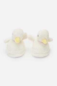 Sweet Duck Slippers- A cute pair of fun novelty slippers- Duck design- Gingham scarf included- Fluffy and soft- Open back- Comes in sizes S and M- Available in a warm chocolate grey colour or cream Product Code: PWFY128 Gingham Scarf, Duck Slippers, Novelty Slippers, Picnic Dress, Warm Chocolate, Baby Outerwear, Blouse Pants, Grey Colour, Novelty Print