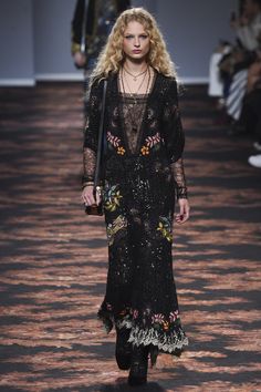 Etro, Look #48 Cowgirl Witch Aesthetic, Ethereal Goth Outfit, Black Witch Outfit, Dark Ethereal Outfit, Bohemian Runway, Whimsical Goth Outfits, Goth Bohemian, Bohemian Witch