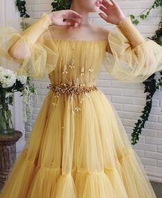 Illusion Neckline Prom Dress, Gaun Tulle, Fashion Notebook, Birthday Gowns, Throwback Fashion, Gaun Abad Pertengahan, Teuta Matoshi, Fancy Clothes, Prom Dresses Elegant