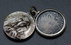 Rare Virgin mary locket pendant  Usual  2,5 centimeters Oval Virgin Mary Jewelry Gift, Virgin Mary Pendant Jewelry As A Gift, Virgin Mary Pendant Necklace As Gift, Vintage Silver Necklace With Miraculous Medal, Gold Virgin Mary Medallion Charm, Saints Medals, Brass Color, Virgin Mary, Locket