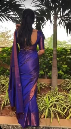 South Indian Blouse Designs, Silk Saree Blouse Designs Patterns, Sarees For Girls, Simple Saree Designs, Saree Blouse Neck Designs, New Saree Blouse Designs, Traditional Blouse Designs, Latest Model Blouse Designs, Fashionable Saree Blouse Designs