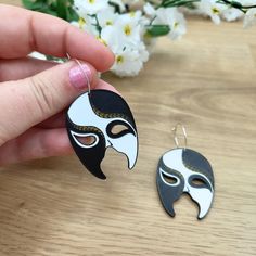 Aesthetic Earrings or Necklace, Mask Earrings, Anime Jewelry, Face Mask Earring, Handmade Earrings, Gift for Her, Handmade Jewelry - Etsy Spain Black Earrings With Artistic Design For Gift, Black Earrings With Artistic Design As A Gift, Symbolic Black Earrings For Gift, Earrings Anime, Aesthetic Earrings, Anime Jewelry, Earring Handmade, Manga Love, Jewelry Necklace