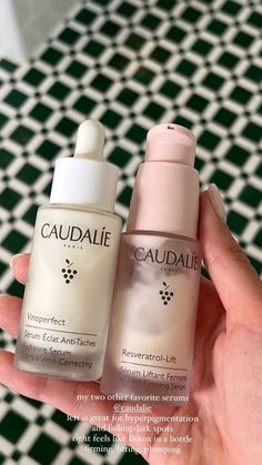 Caudalie Resveratrol Lift, Caudalie Resveratrol, Hair And Skin Vitamins, Skin Advice, Body Skin Care Routine, Healthy Skin Care, Beauty Skin Care Routine, Face Skin Care