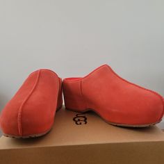 Red Orange Suede Clogs With Fur Lining Ugg Mules, Slipper Shoes Women, Ugg Dakota, Shoes Ugg, Suede Clogs, Clog Heels, Swim Shoes, Ugg Slippers, Moccasins Slippers