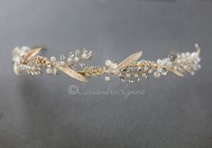 Pearl Wedding Headband, Gold Bridal Hair Accessories, Pearl Headband Wedding, Fantasy Things, Crystal Crown Tiaras, Fishing Wedding, Wedding Color Trends, Pearl Headpiece, Laurel Leaf