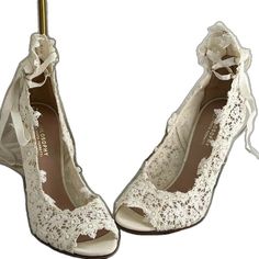 Elegant Wedding Shoes With Laces, Elegant Lace Wedding Shoes For Summer, Elegant Lace Wedding Shoes For Ceremony, Elegant Summer Wedding Shoes With Lace, Elegant Laced Wedding Shoes For Ceremony, Elegant Wedding Shoes With Laces For Ceremony, Elegant Summer Wedding Shoes In Lace, Elegant Lace Wedding Shoes With Laces, Elegant Formal Wedding Shoes With Laces