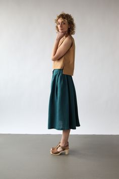 - Handmade in our studio from 100% linen - Full pleated skirt  - Buttons opening at the front side - Side pockets - Length off the skirt from the waist to the hem - 74 cm/29 in Linen Inspiration, Midi Pleated Skirt, God Clothes, Casual Chic Summer, Casual Day Outfits, Clothes Closet, Pleated Midi Skirt, Fashion Styles, Casual Fits