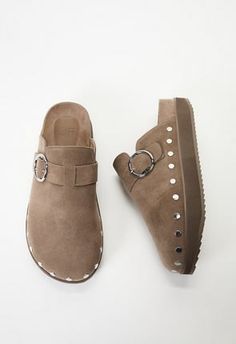 Trendy Slide Mules At Affordable Prices, Cheap Women's Slide Mules, Affordable Casual Mules With Chunky Platform, Casual Cheap Slide Mules, Cheap Casual Slide Mules, Closed Toe Slides Shoes, Tennis Shoes Clogs & Mules, Luxury Women's Clogs For Summer, Unique Shoes Clogs & Mules