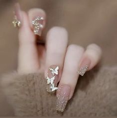 Nails Yellow, Bridal Nail Art, Blush Nails, Pretty Gel Nails, Really Cute Nails, Bridal Nails, Nail Art Hacks, Art 3d, Rhinestone Nails