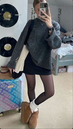 cute aesthetic, grey sweater, black skirt, uggs outfit, minimalist, everyday wear Comfortable Spring Outfits Casual, Outfits For Seattle Spring, Vanessa Doofenshmirtz, Vinter Mode Outfits, 6th Form Outfits, 40s Mode, Sixth Form Outfits, Style Bundle