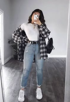 Short Girl Outfits, College Girl Outfits, Cute College Outfits, Uni Outfit, Mode Zara, Casual College Outfits, College Outfit, Uni Outfits, College Fits