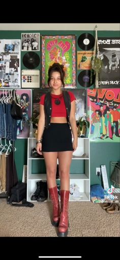 Indie Concert Outfit, Indie Rock Outfits, Bookworm Clothes, Outfits Earthy, Cute Edgy Outfits, Concert Outfit Summer, Crop Vest, 70s Inspired Fashion, Earthy Outfits