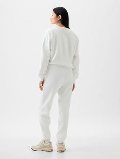 High Rise Boyfriend Joggers Gap Cotton Sweats With Relaxed Fit, Gap Relaxed Fit Sweats With Ribbed Cuffs, Gap Sporty Relaxed Fit Sweats, Gap Relaxed Fit Sweats For Loungewear, Comfortable Relaxed Fit Joggers With Soft Texture, Gap Casual Sweats For Loungewear, Casual Gap Sweats For Loungewear, Gap Relaxed Fit Athleisure Pants, Gap Relaxed Fit Cotton Sweatpants