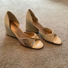 Nwot. Never Worn, Halston Ivory And Rose Gold Block Heels. Shoes Have Never Been Worn, But Ivory Leather Has Some Discoloration Due To Storage. See Photos For Details. Size 9. Tts. From Smoke And Pet Free Home. Beige High Heel Court Shoes For Summer, Cream Leather Block Heels With Sculpted Heel, Cream Pointed Toe Court Shoes For Summer, Elegant Synthetic Wedge Heel Block Heels, Cream Leather Block Heels With Padded Heel, Beige Spring Court Shoes With Padded Heel, Chic Cream Leather Block Heels, Cream Round Toe Court Shoes For Spring, Chic Cream Block Heels With Sculpted Heel